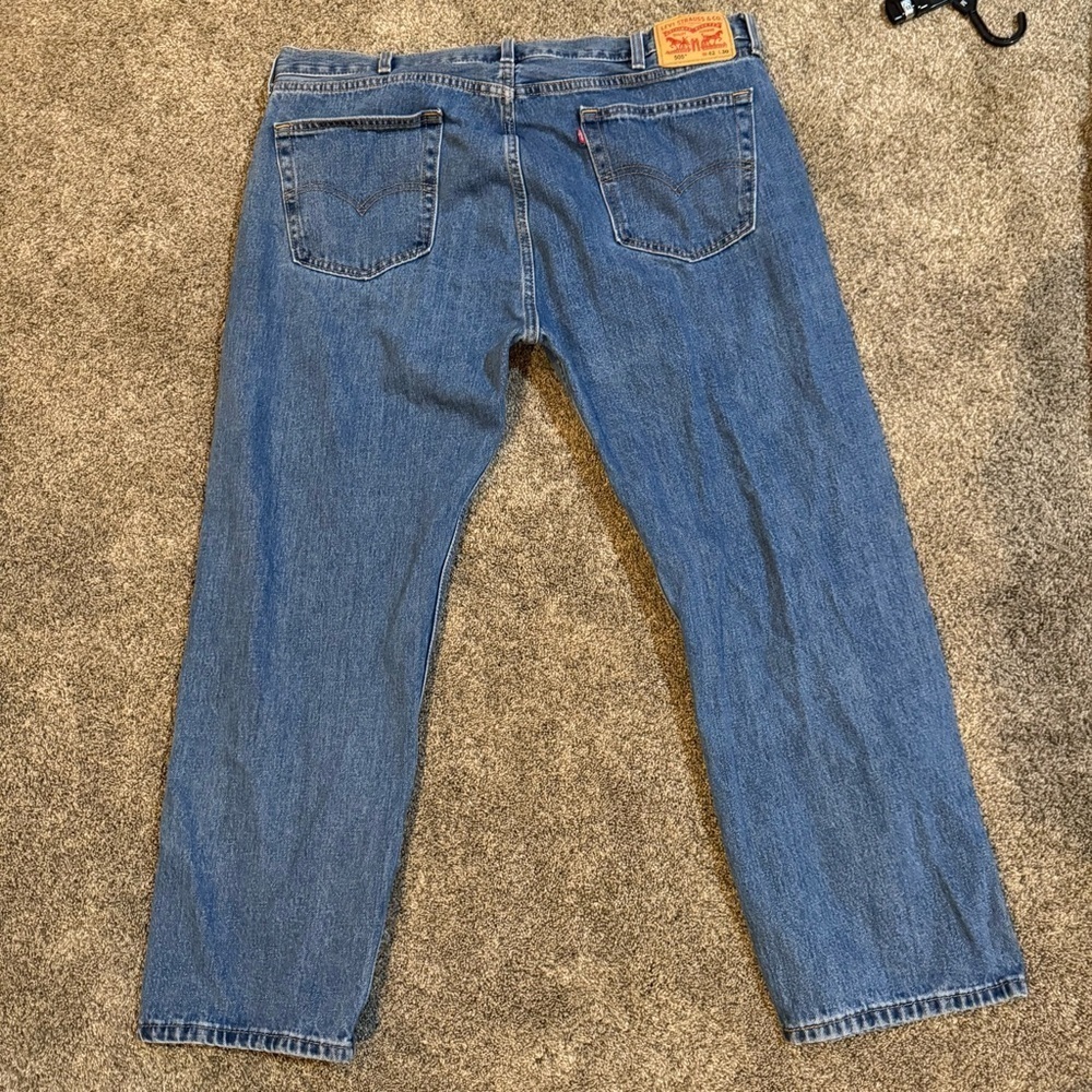 Levi's Classic Straight Blue Jeans. Size 42x30 - Picture 6 of 6